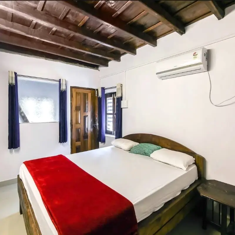 Old Brook Junglestay Couple Room