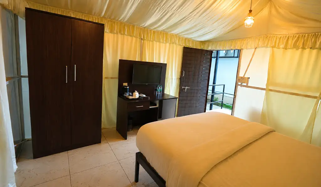 Starling River Resort Couple Tent House