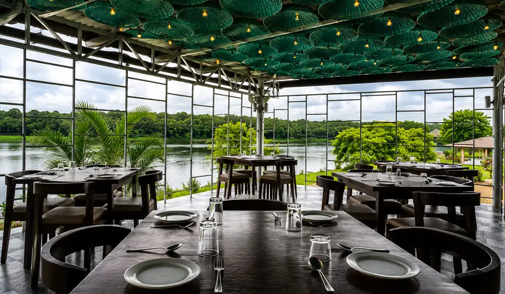 Starling River Resort River Side Dining